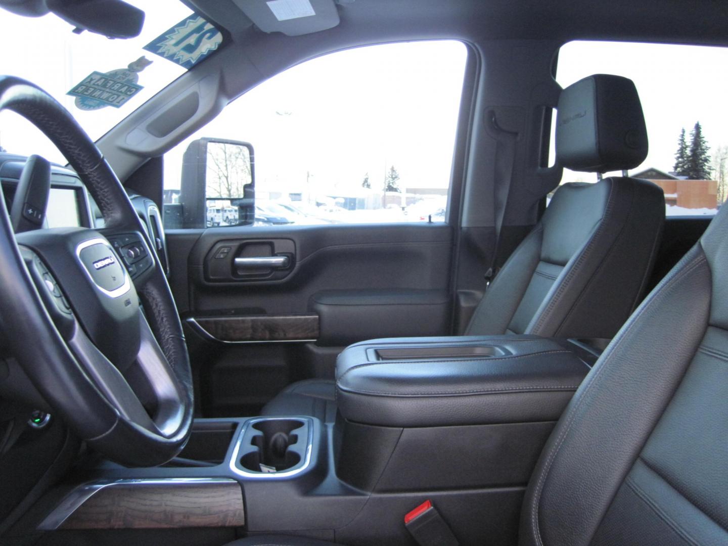 2021 silver /black GMC Sierra 2500HD Denali (1GT49REY0MF) , located at 9530 Old Seward Highway, Anchorage, AK, 99515, (907) 349-3343, 61.134140, -149.865570 - Low Miles on the GMC Sierra 2500 Denali Diesel. Come take a test drive. - Photo#9